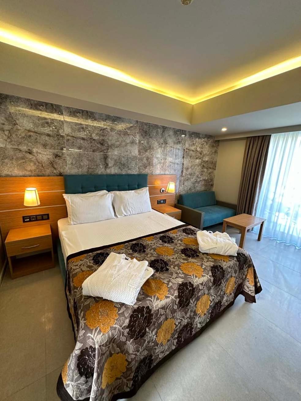 Ambrosia Hotel Beach & Spa Bitez Exteriör bild